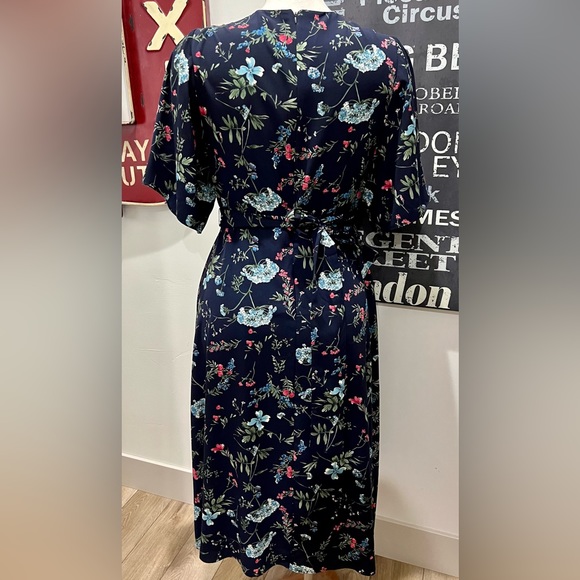 NWT Tahari Beautiful Navy Blue Floral Dress - Picture 2 of 8